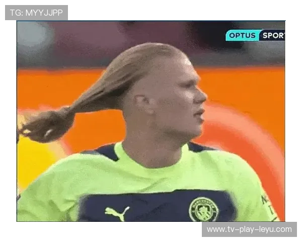 开拓者热议哈兰德动态：足球新时代的璀璨明星